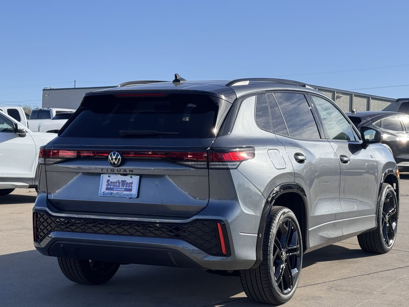 2026 Volkswagen Tiguan 2.0T SE R-Line Black