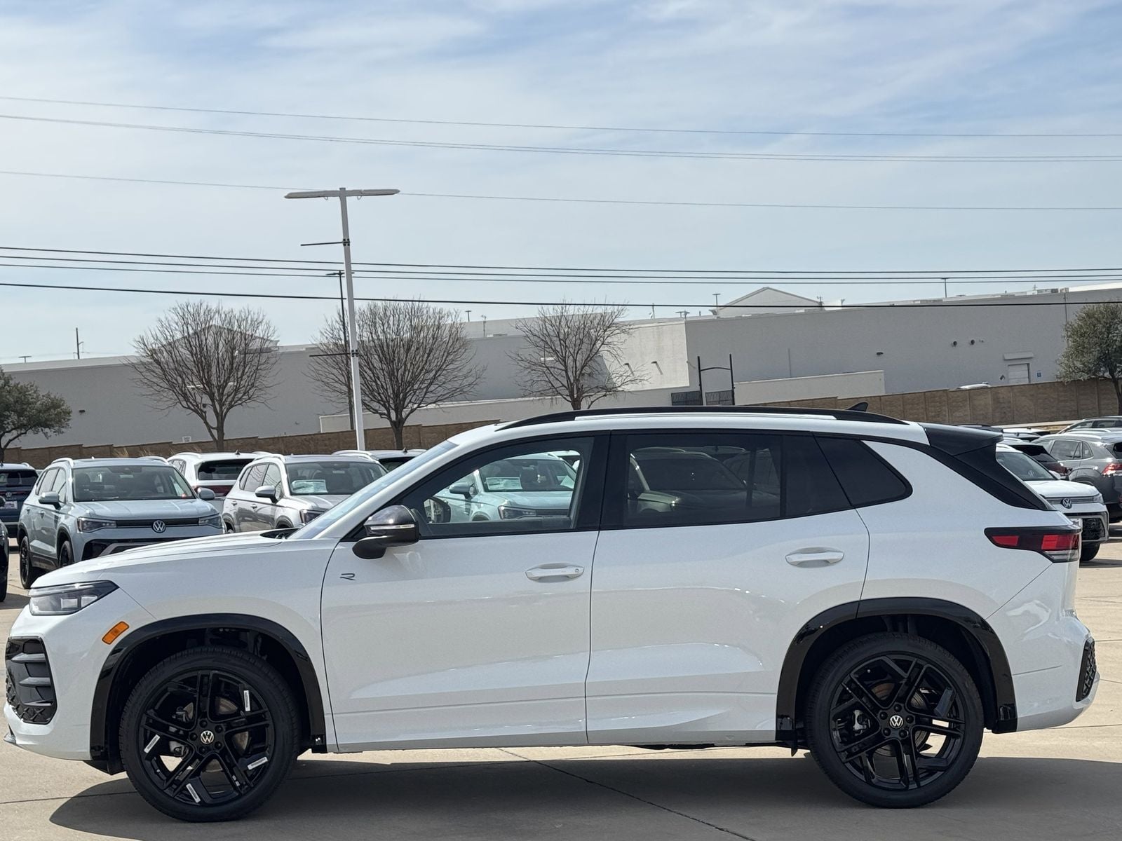 2026 Volkswagen Tiguan 2.0T SE R-Line Black