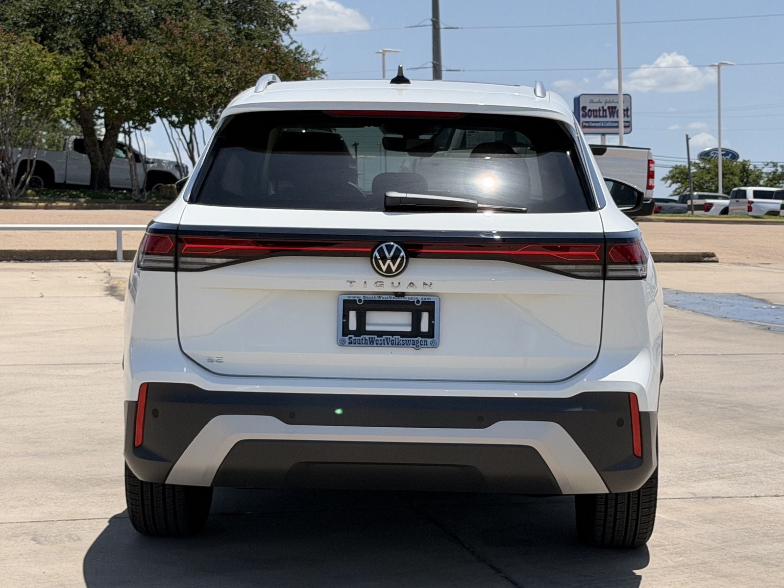 2026 Volkswagen Tiguan 2.0T SE