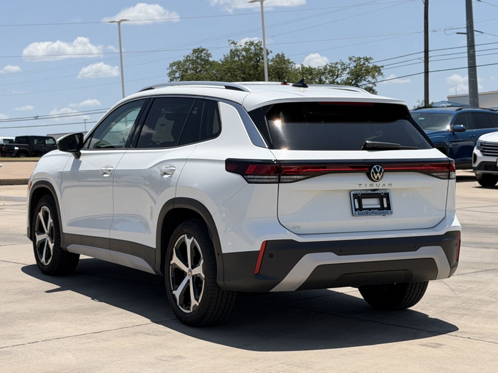 2026 Volkswagen Tiguan 2.0T SE
