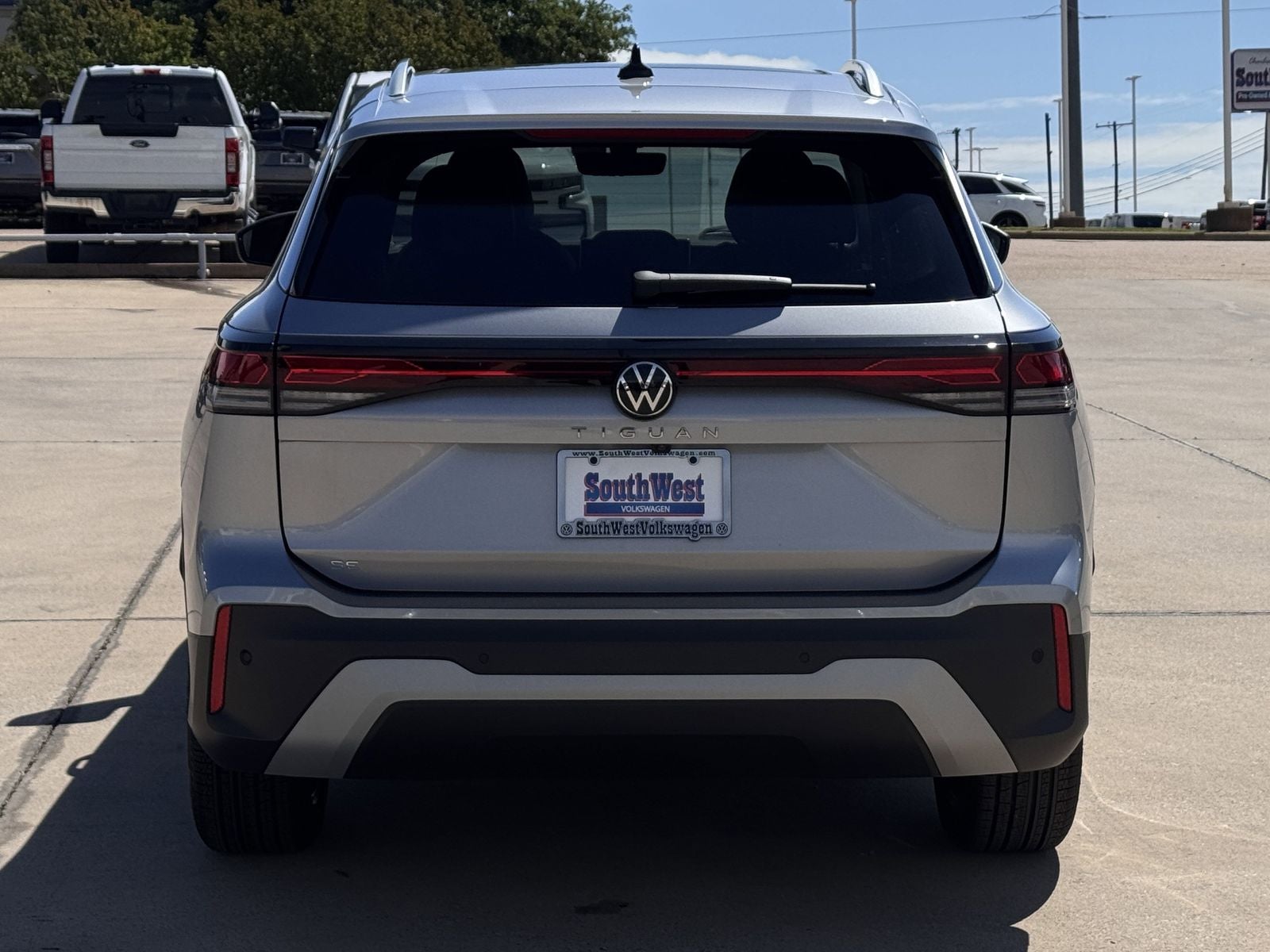 2026 Volkswagen Tiguan 2.0T SE