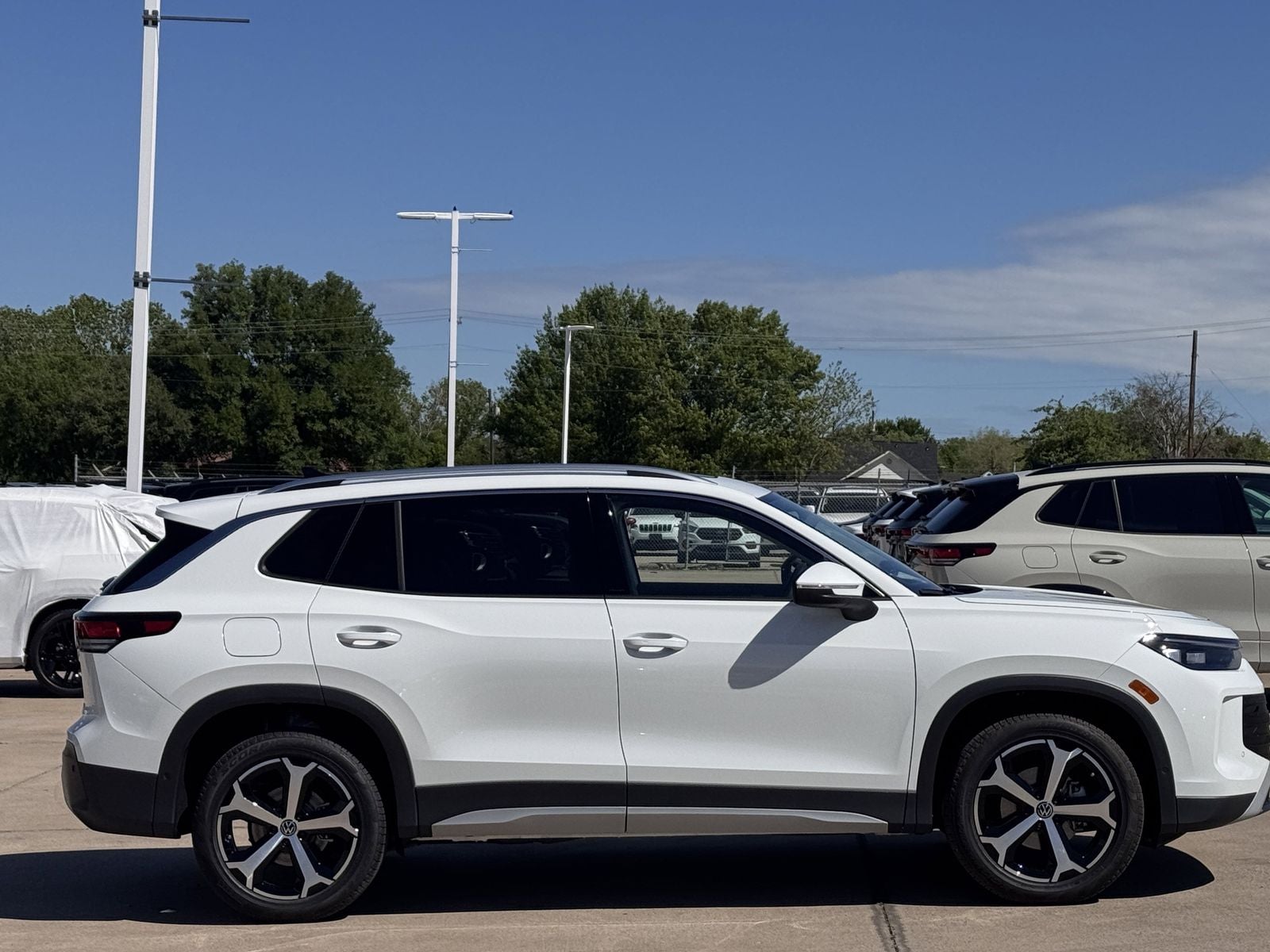 2026 Volkswagen Tiguan 2.0T SE