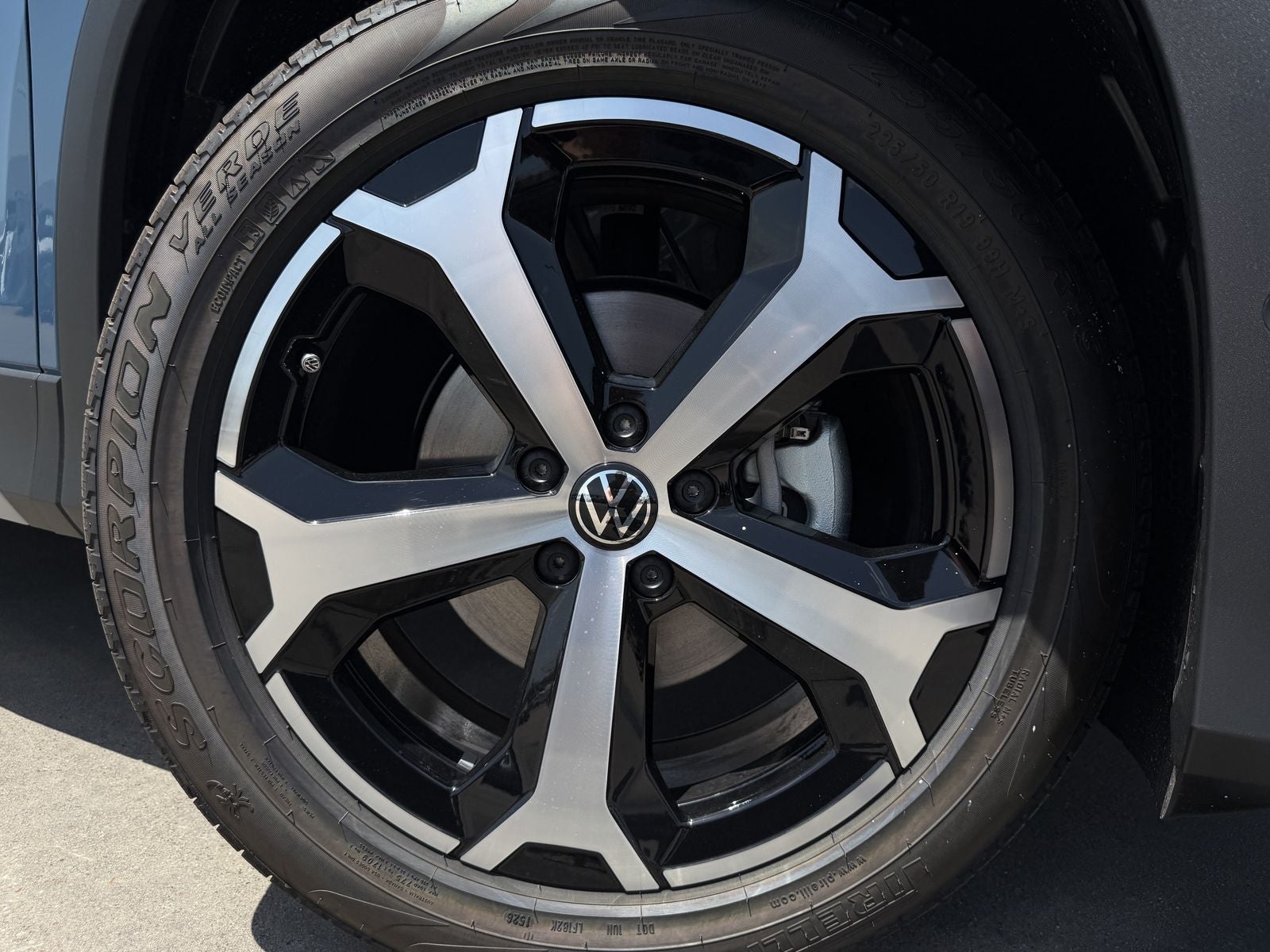 2026 Volkswagen Tiguan 2.0T SE