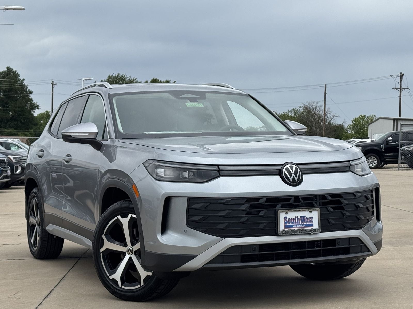 2026 Volkswagen Tiguan 2.0T SE