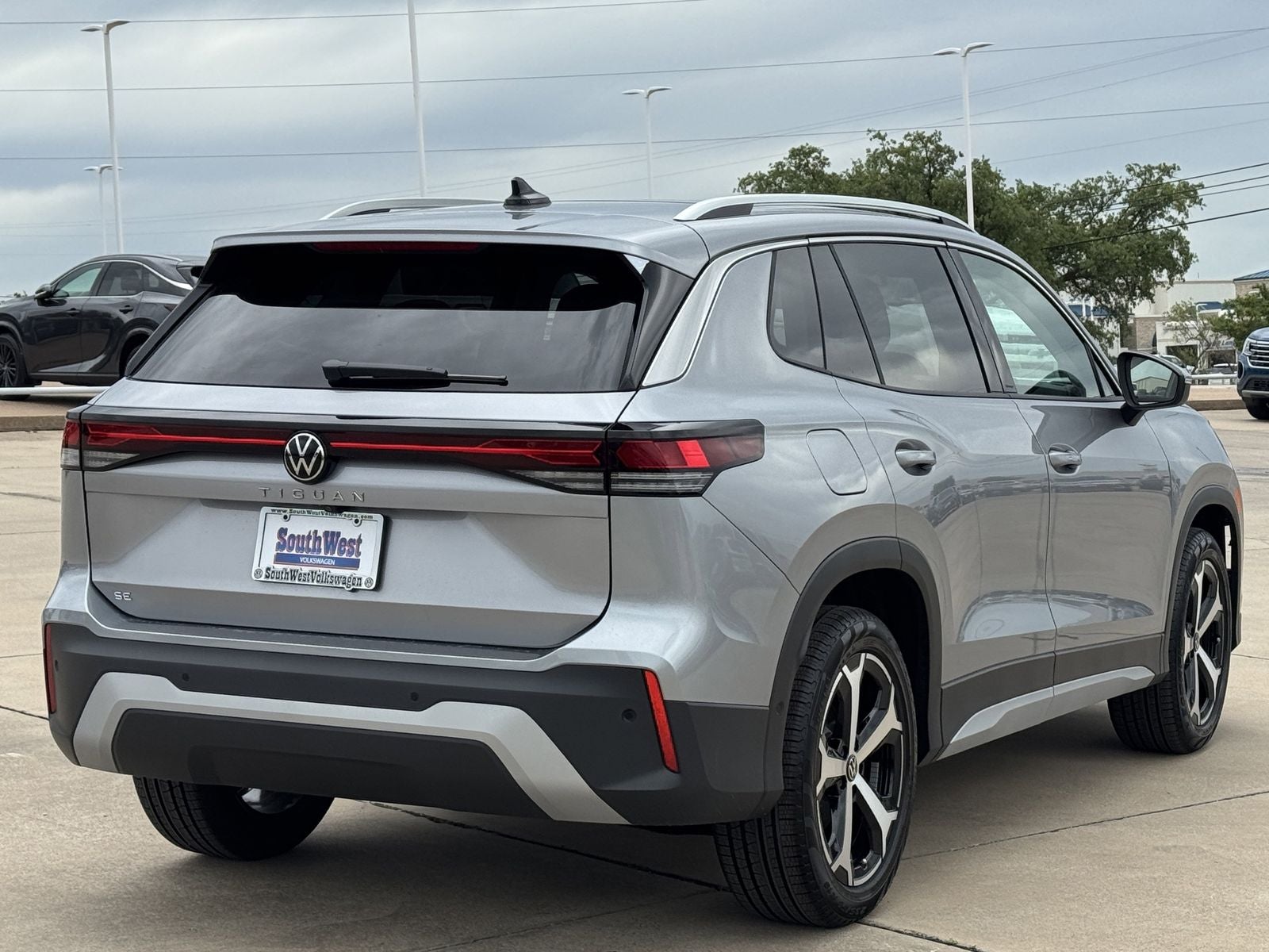 2026 Volkswagen Tiguan 2.0T SE