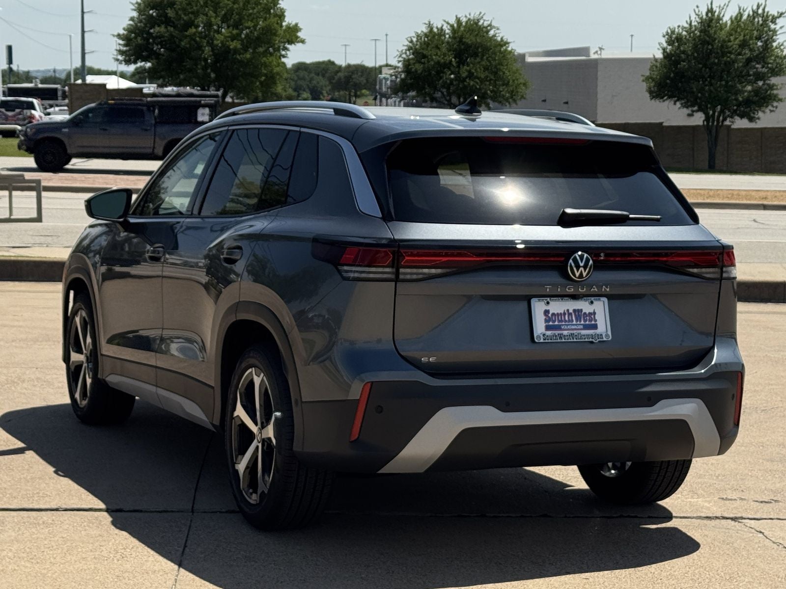 2026 Volkswagen Tiguan 2.0T SE