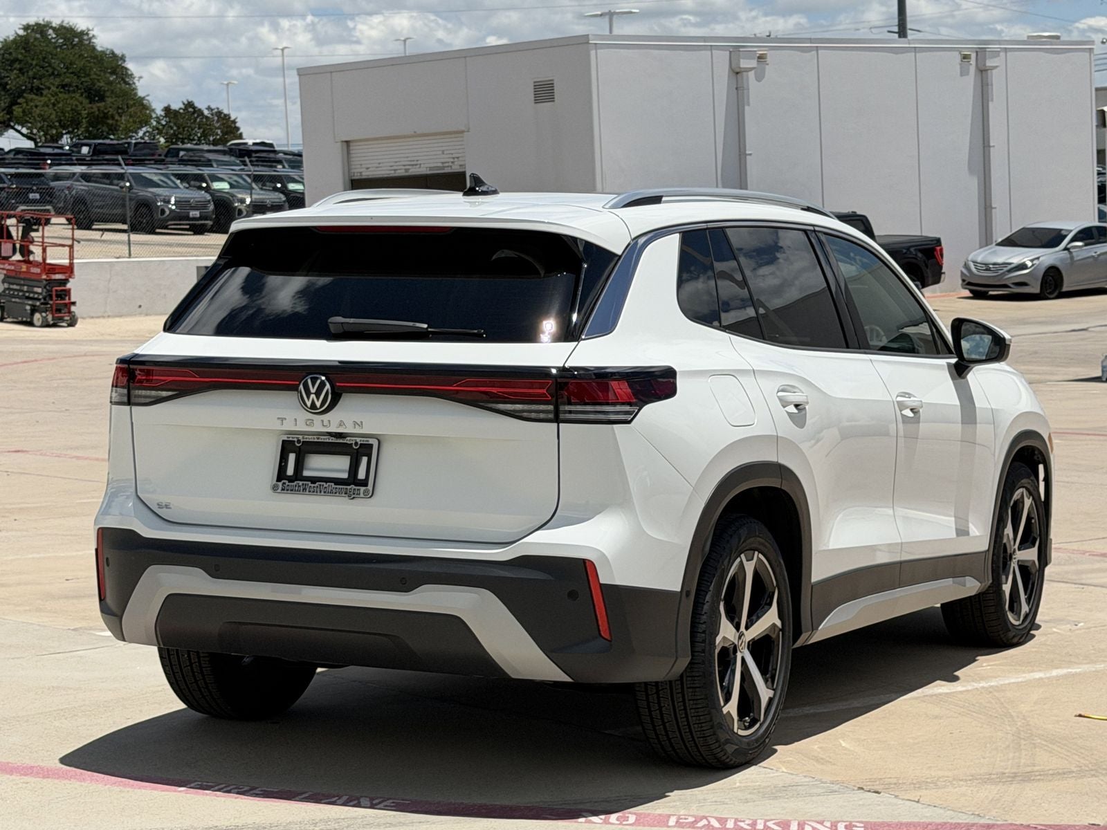 2026 Volkswagen Tiguan 2.0T SE