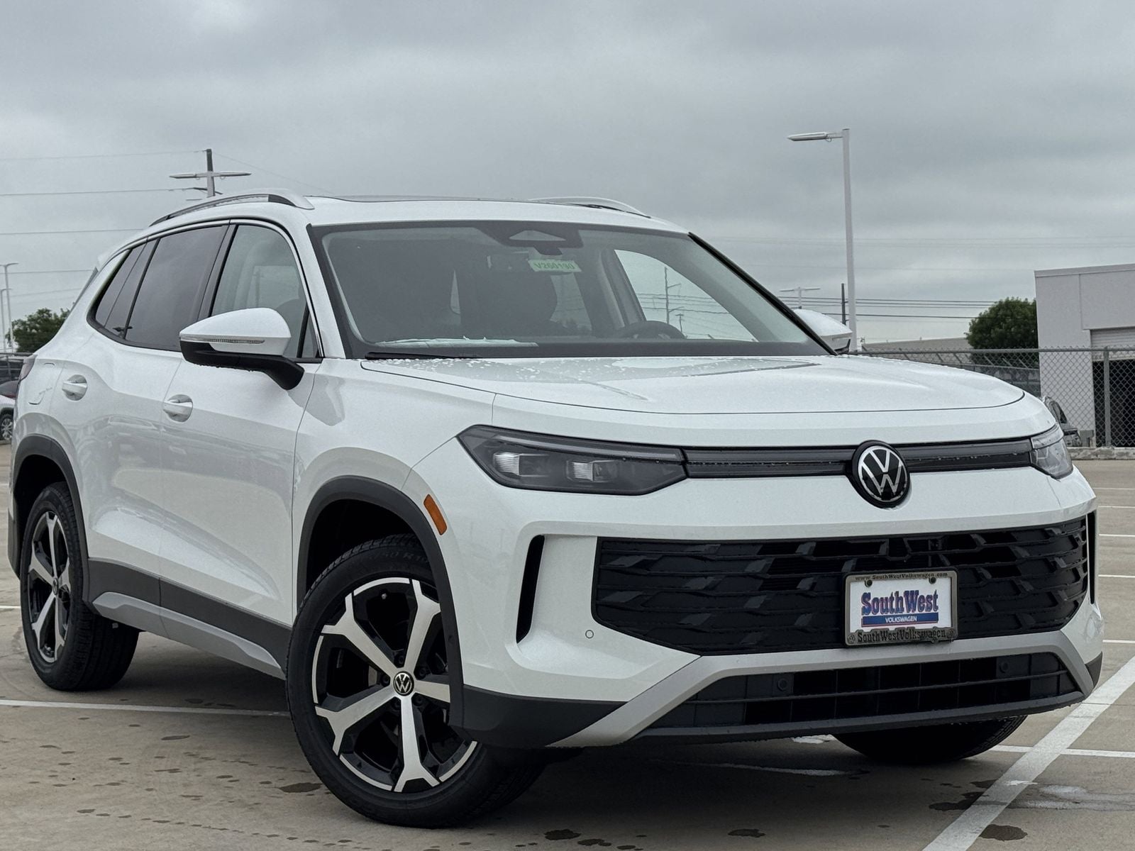 2026 Volkswagen Tiguan 2.0T SE