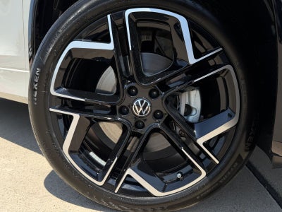2026 Volkswagen Tiguan 2.0T SEL R-Line Turbo