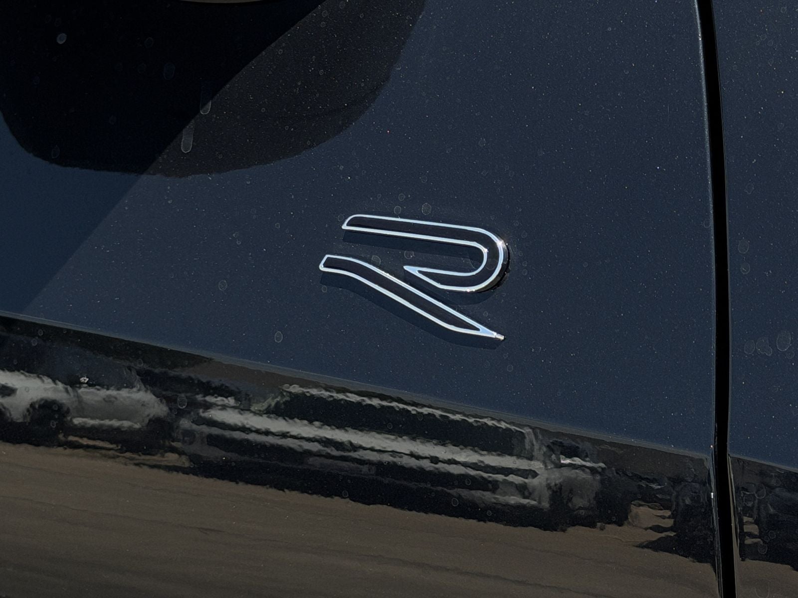 2026 Volkswagen Tiguan 2.0T SEL R-Line
