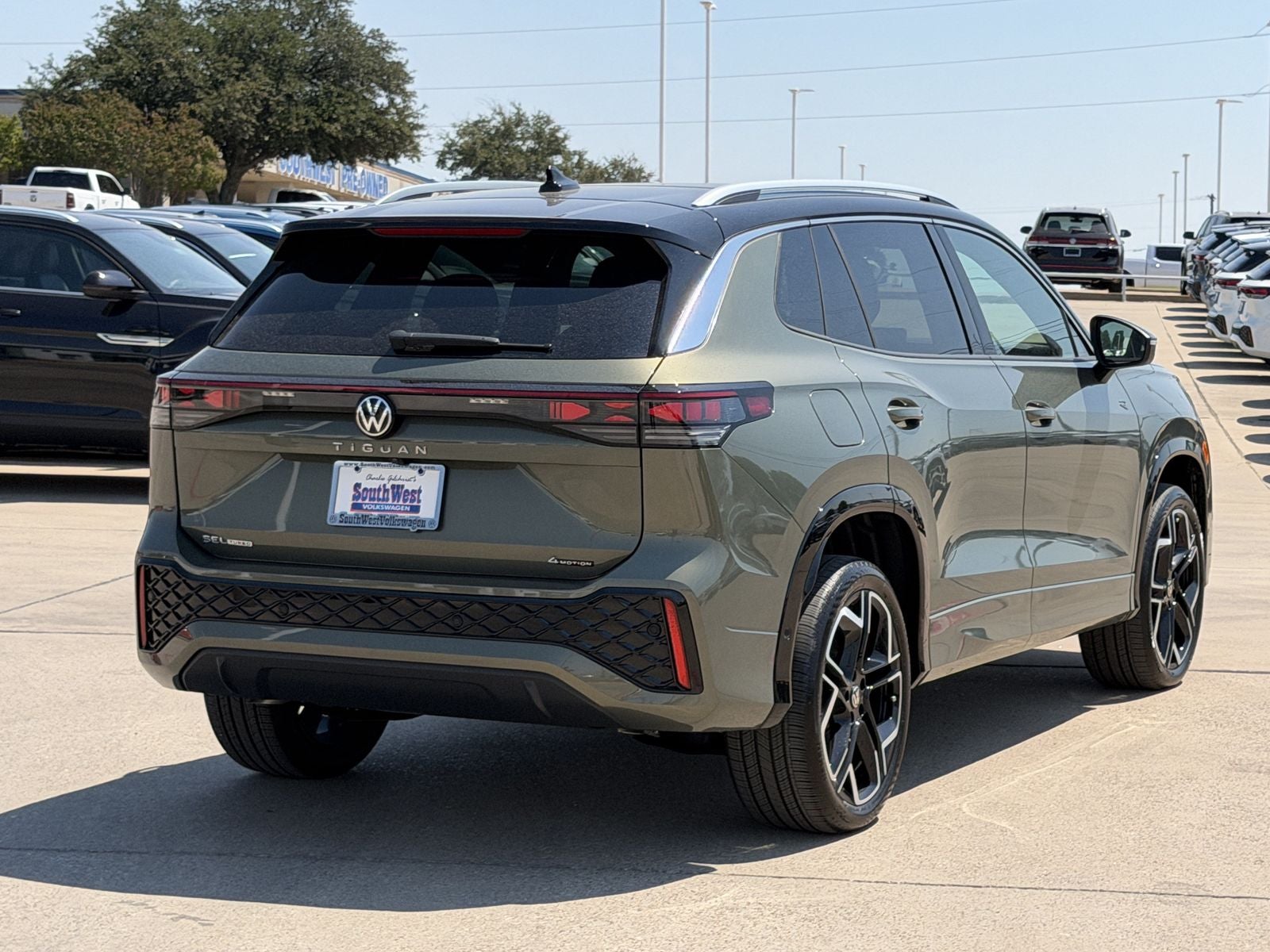 2026 Volkswagen Tiguan 2.0T SEL R-Line Turbo
