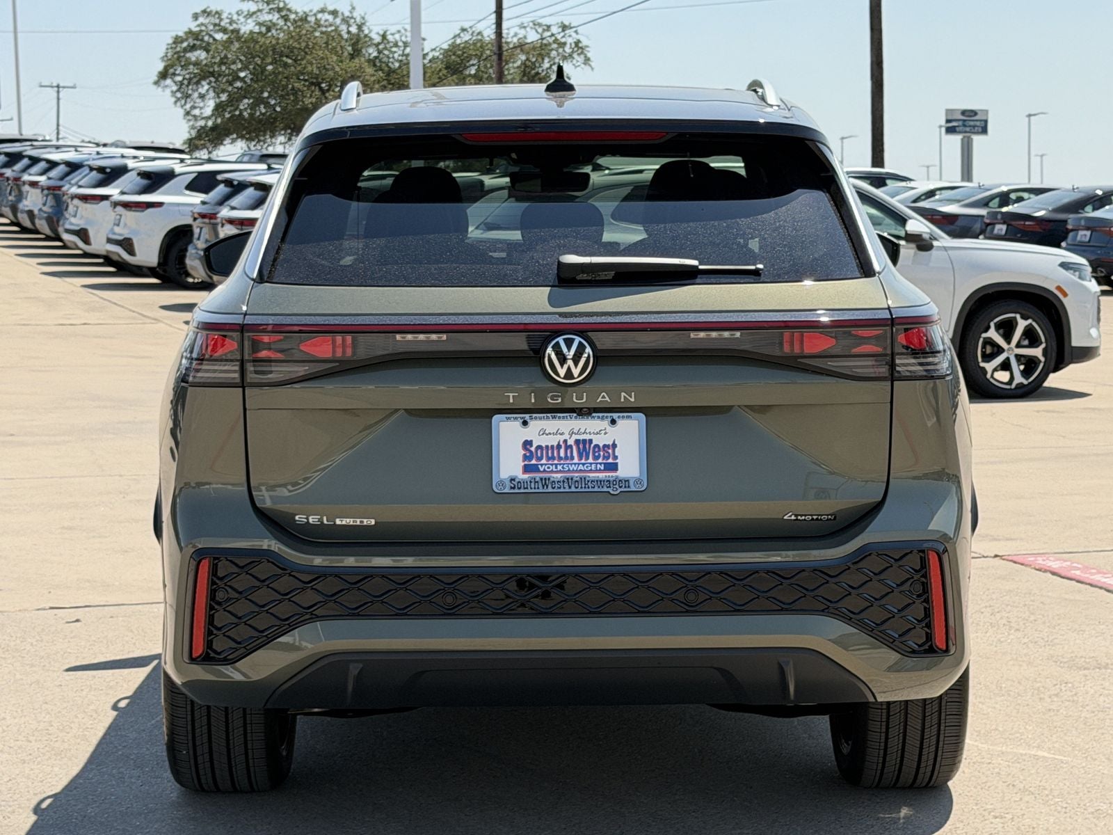 2026 Volkswagen Tiguan 2.0T SEL R-Line Turbo