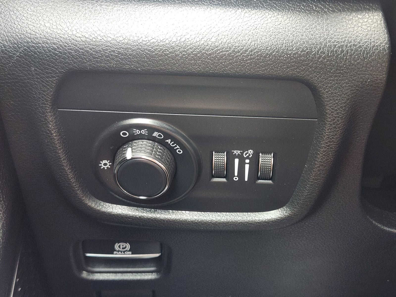 2025 Jeep Grand Cherokee Laredo X 4x2