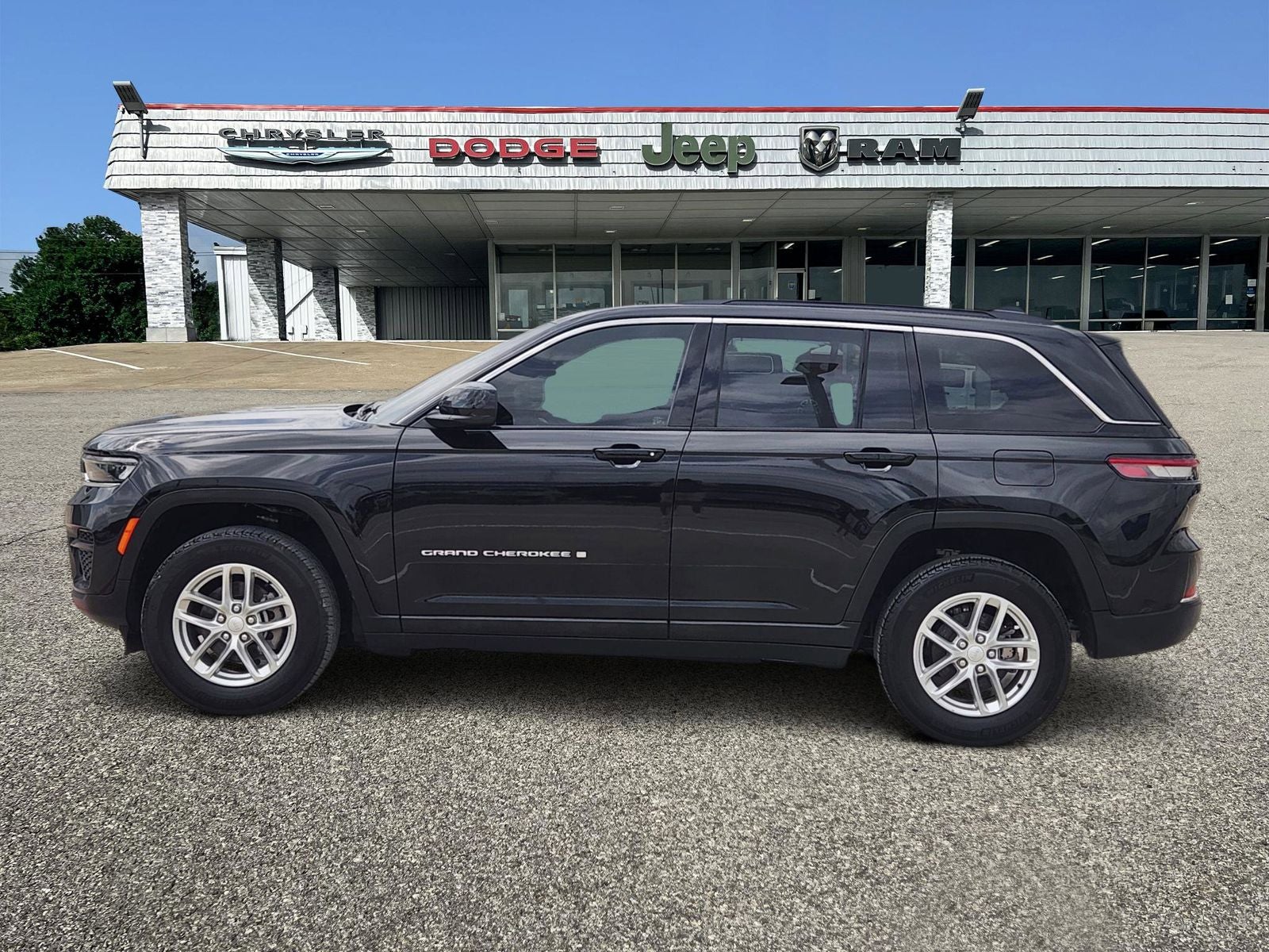 2025 Jeep Grand Cherokee Laredo X 4x2