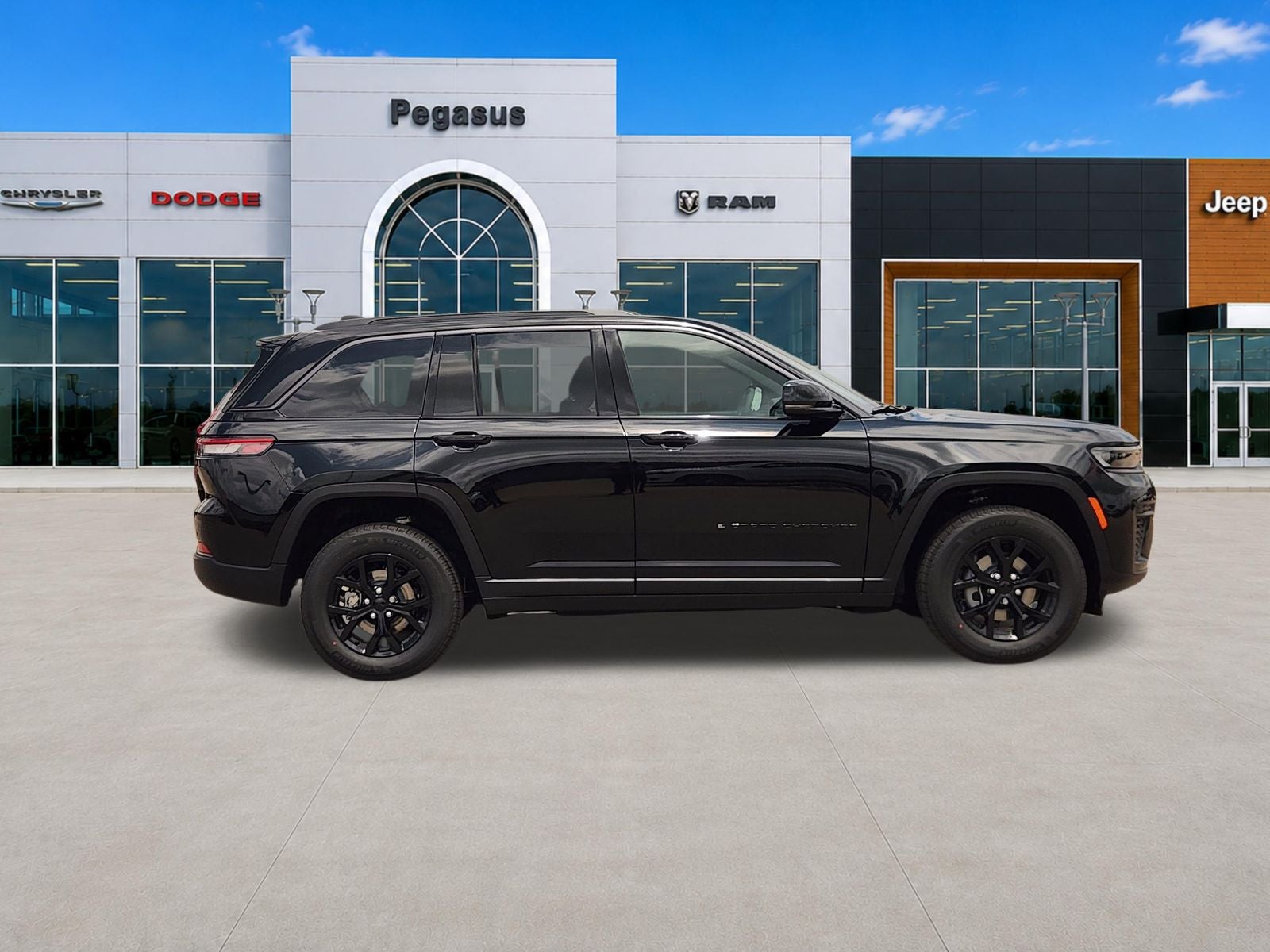 2026 Jeep Grand Cherokee GRAND CHEROKEE LAREDO ALTITUDE 4X4