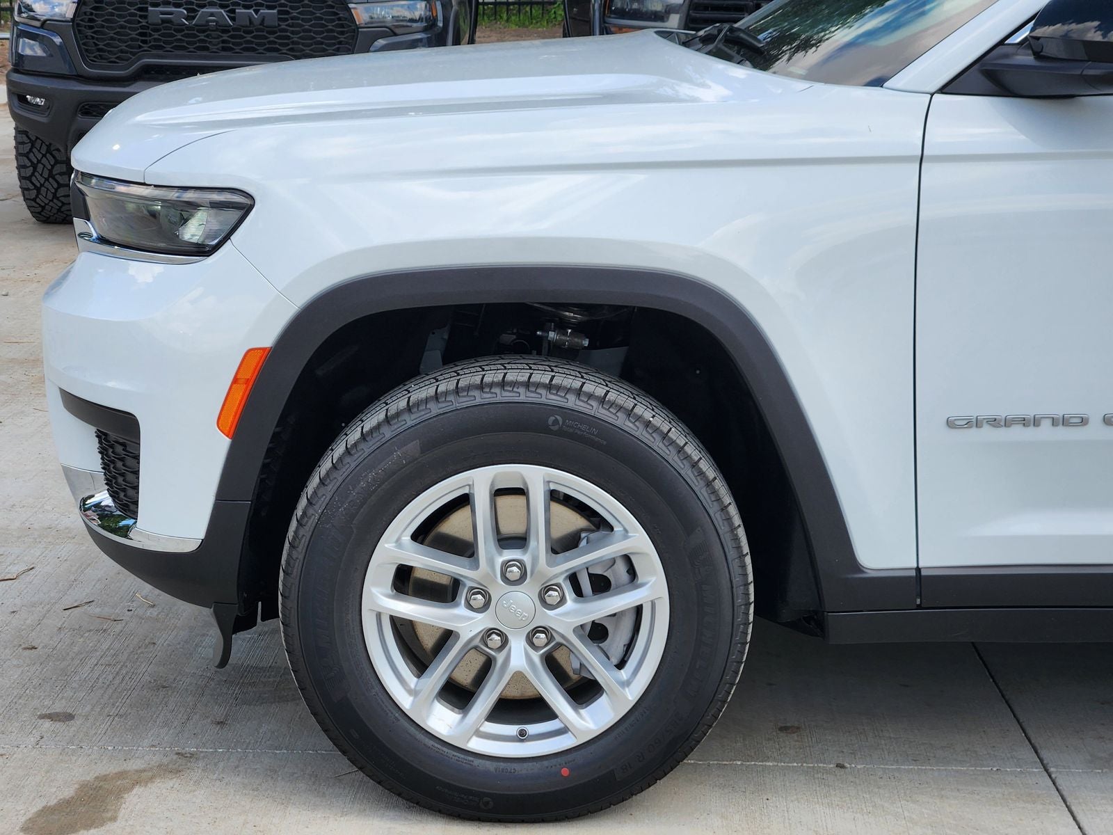 2026 Jeep Grand Cherokee L GRAND CHEROKEE L LAREDO 4X2