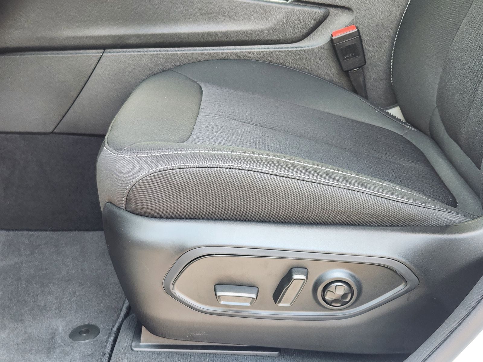 2026 Jeep Grand Cherokee L GRAND CHEROKEE L LAREDO 4X2