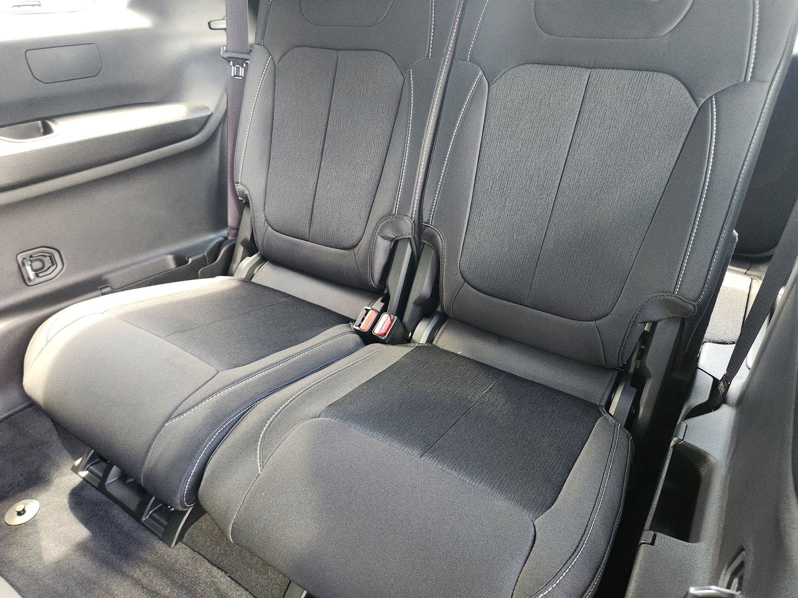 2026 Jeep Grand Cherokee L GRAND CHEROKEE L LAREDO 4X2