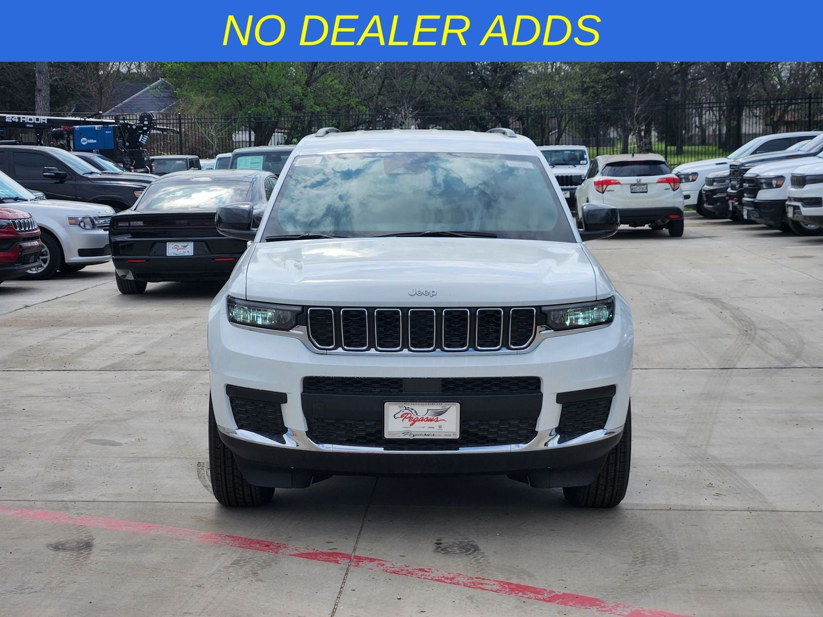 2025 Jeep Grand Cherokee L GRAND CHEROKEE L LAREDO 4X4