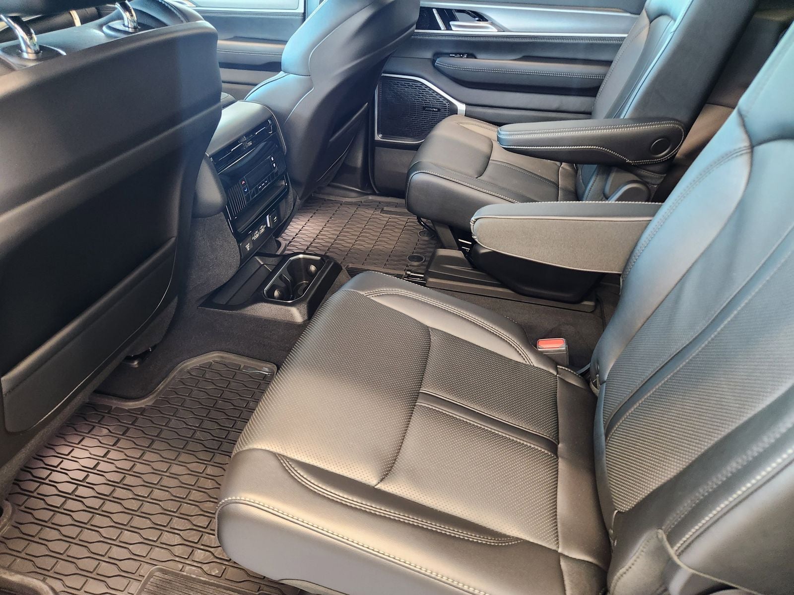 2026 Jeep Grand Wagoneer GRAND WAGONEER UPLAND 4X4
