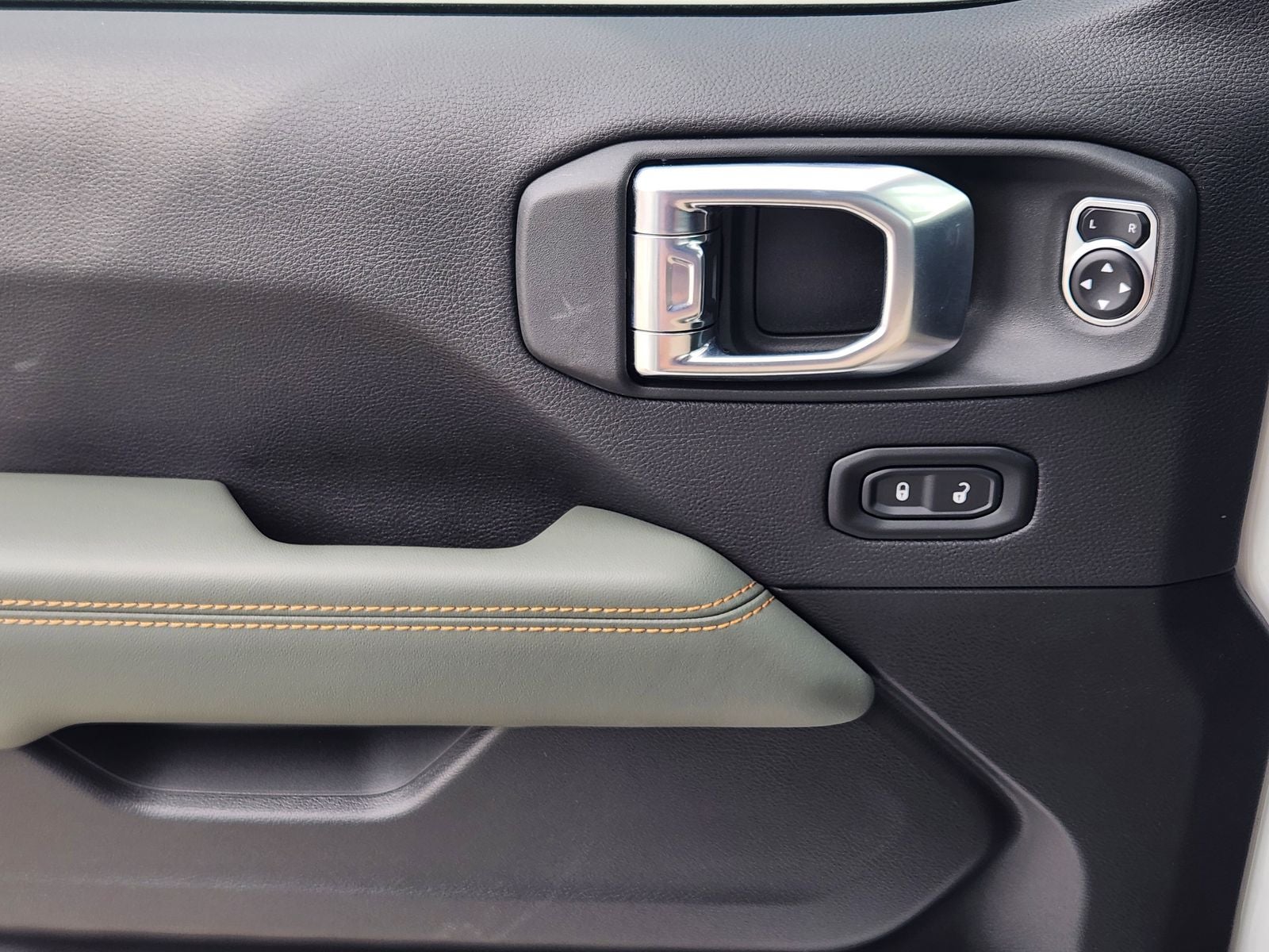 2026 Jeep Gladiator GLADIATOR MOJAVE X 4X4