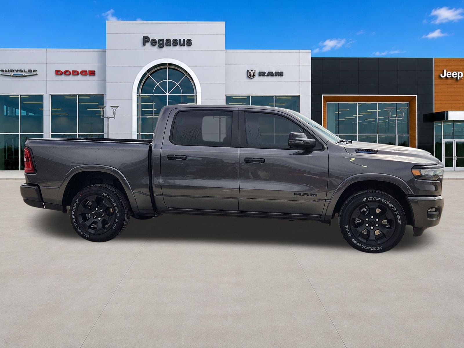2026 RAM Ram 1500 RAM 1500 LONE STAR CREW CAB 4X2 5'7' BOX