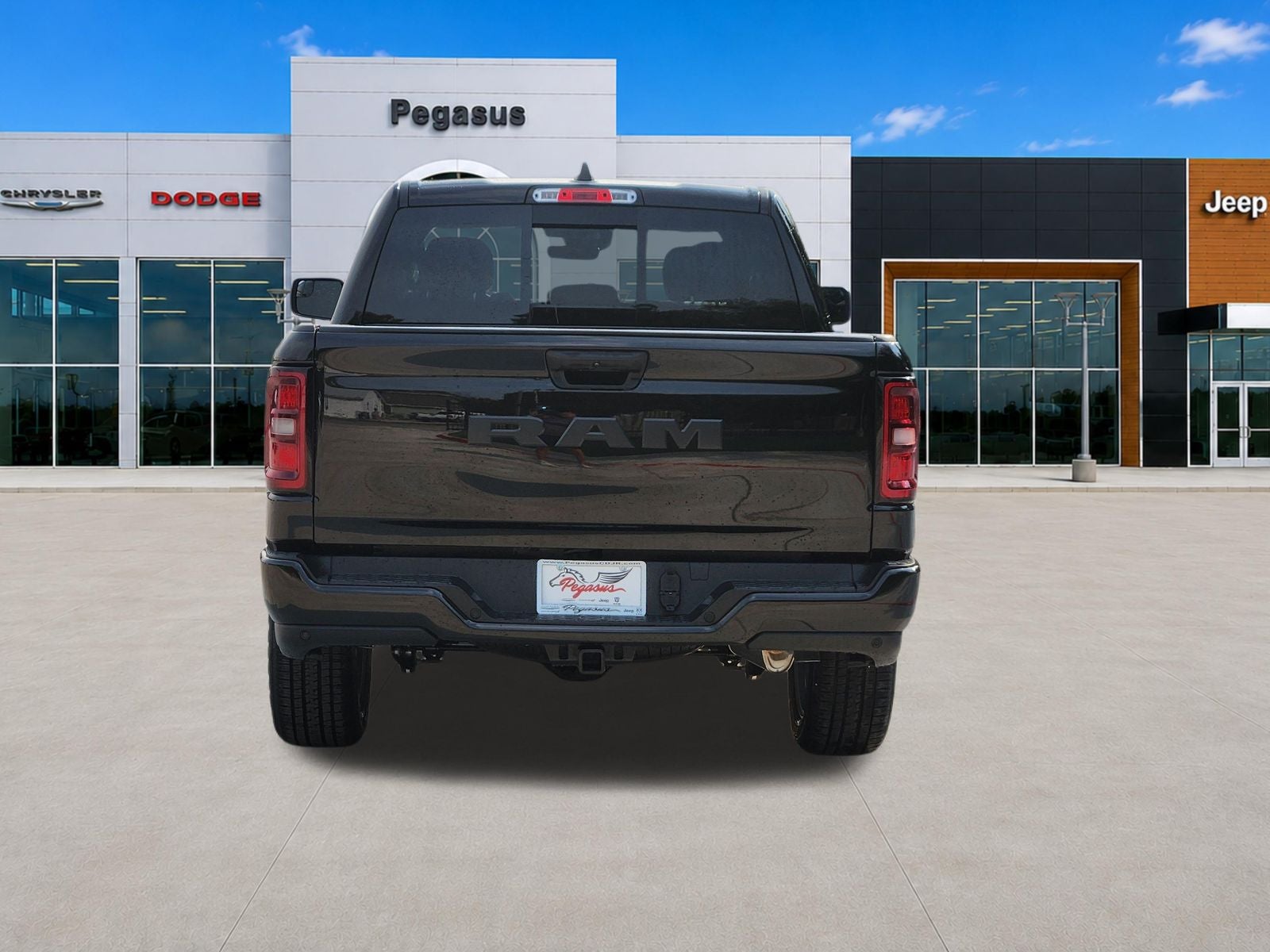 2026 RAM Ram 1500 RAM 1500 EXPRESS CREW CAB 4X2 5'7' BOX