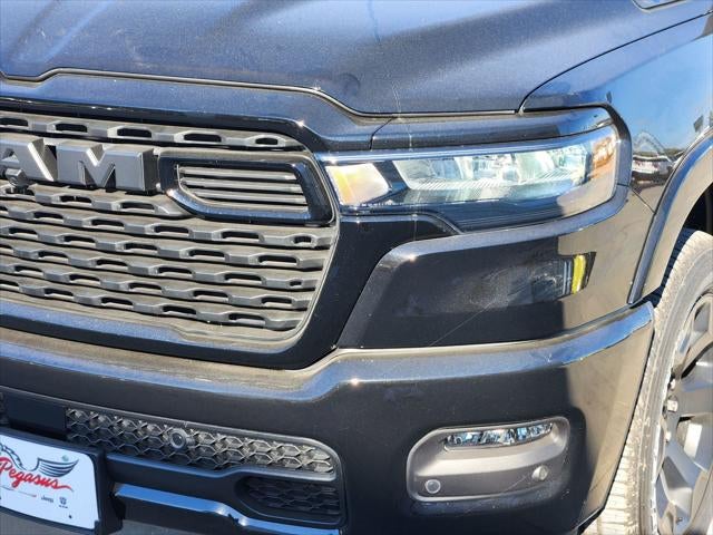 2026 RAM Ram 1500 RAM 1500 LONE STAR CREW CAB 4X4 5'7' BOX