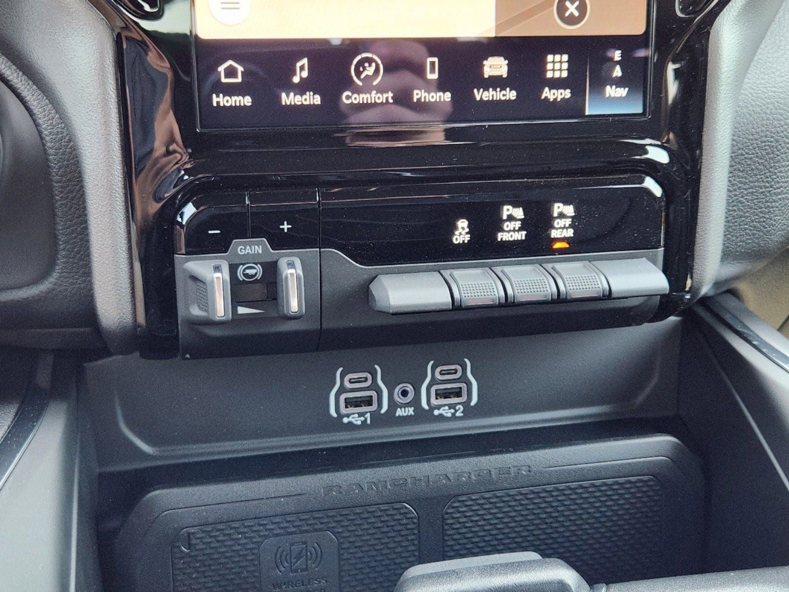 2025 RAM Ram 1500 RAM 1500 LARAMIE CREW CAB 4X4 5'7' BOX