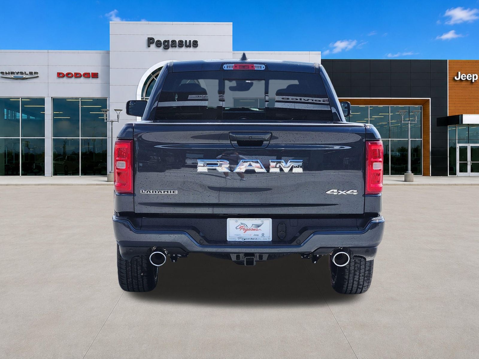 2026 RAM Ram 1500 RAM 1500 LARAMIE CREW CAB 4X4 5'7' BOX