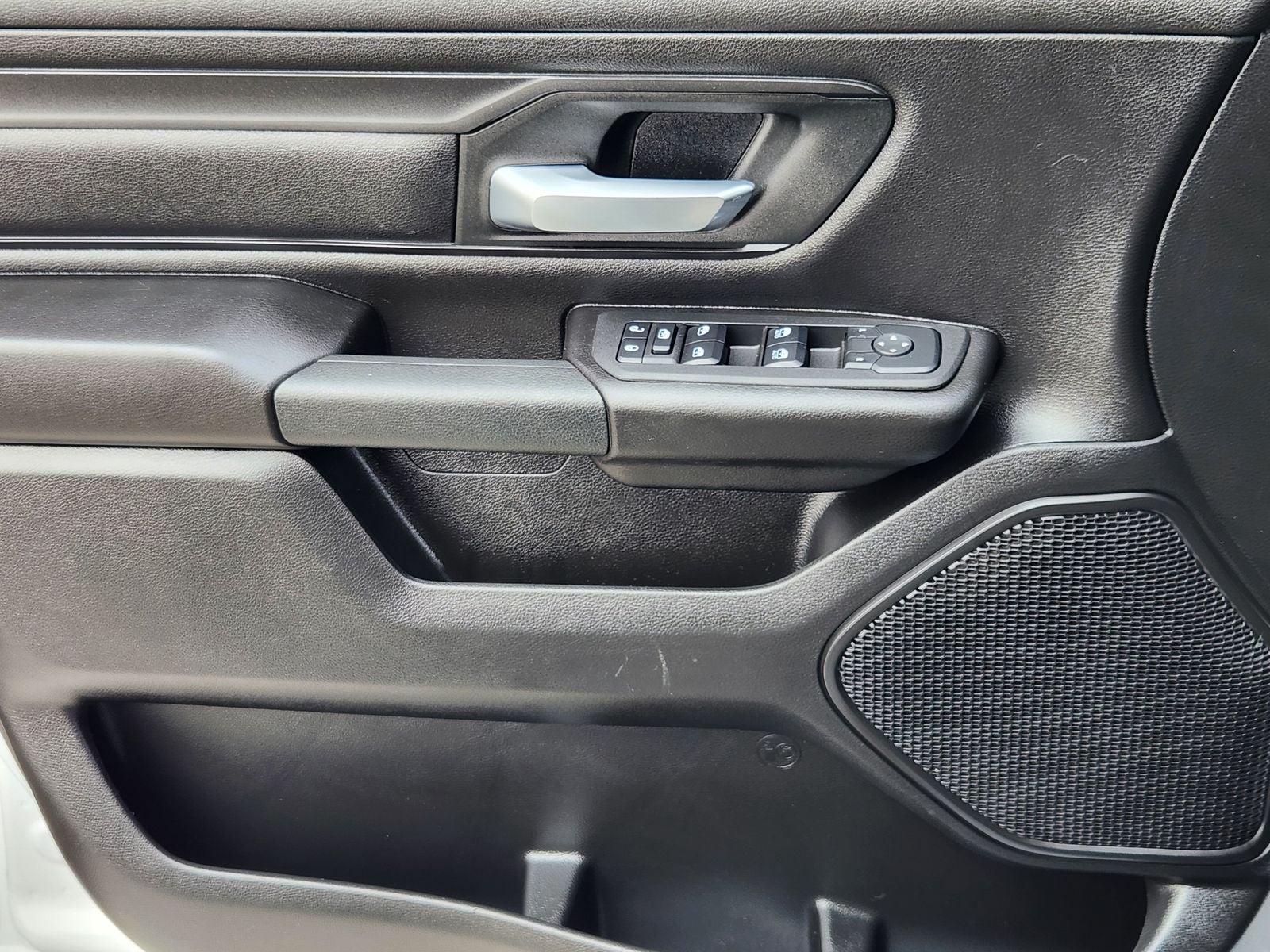 2025 RAM Ram 1500 Tradesman Crew Cab 4x4 6'4' Box