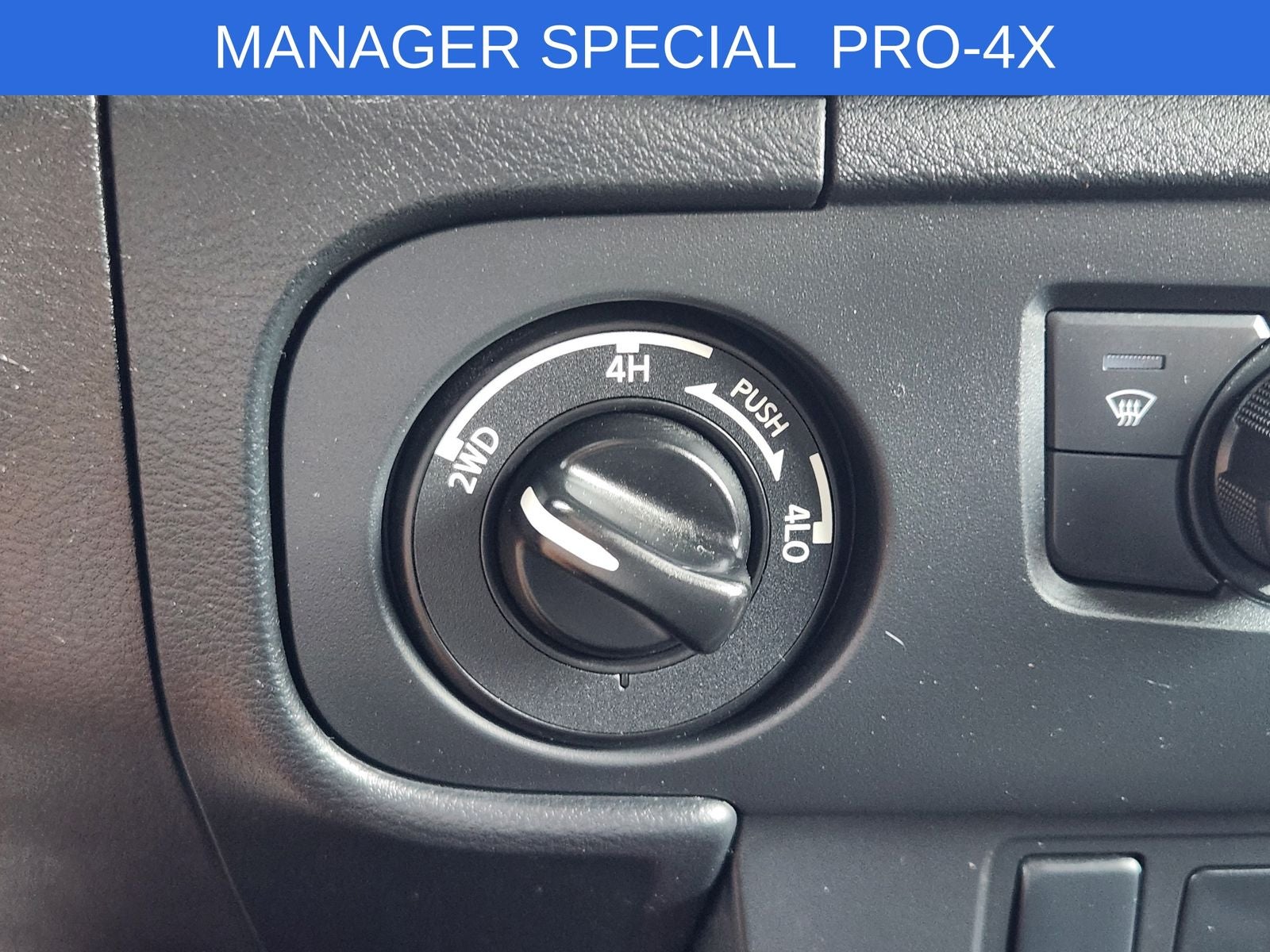 2025 Nissan Frontier Crew Cab PRO-4X 4x4