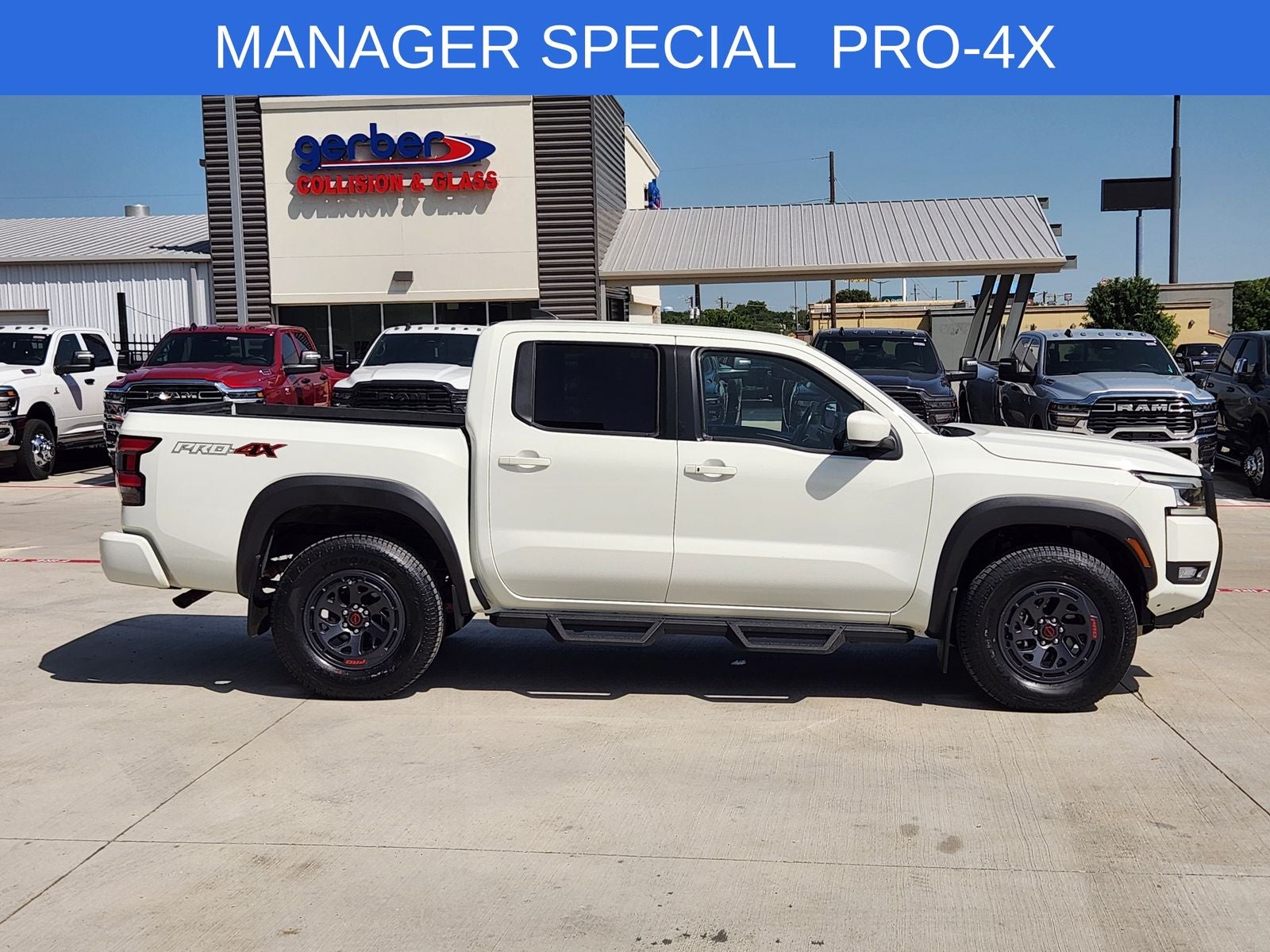 2025 Nissan Frontier Crew Cab PRO-4X 4x4