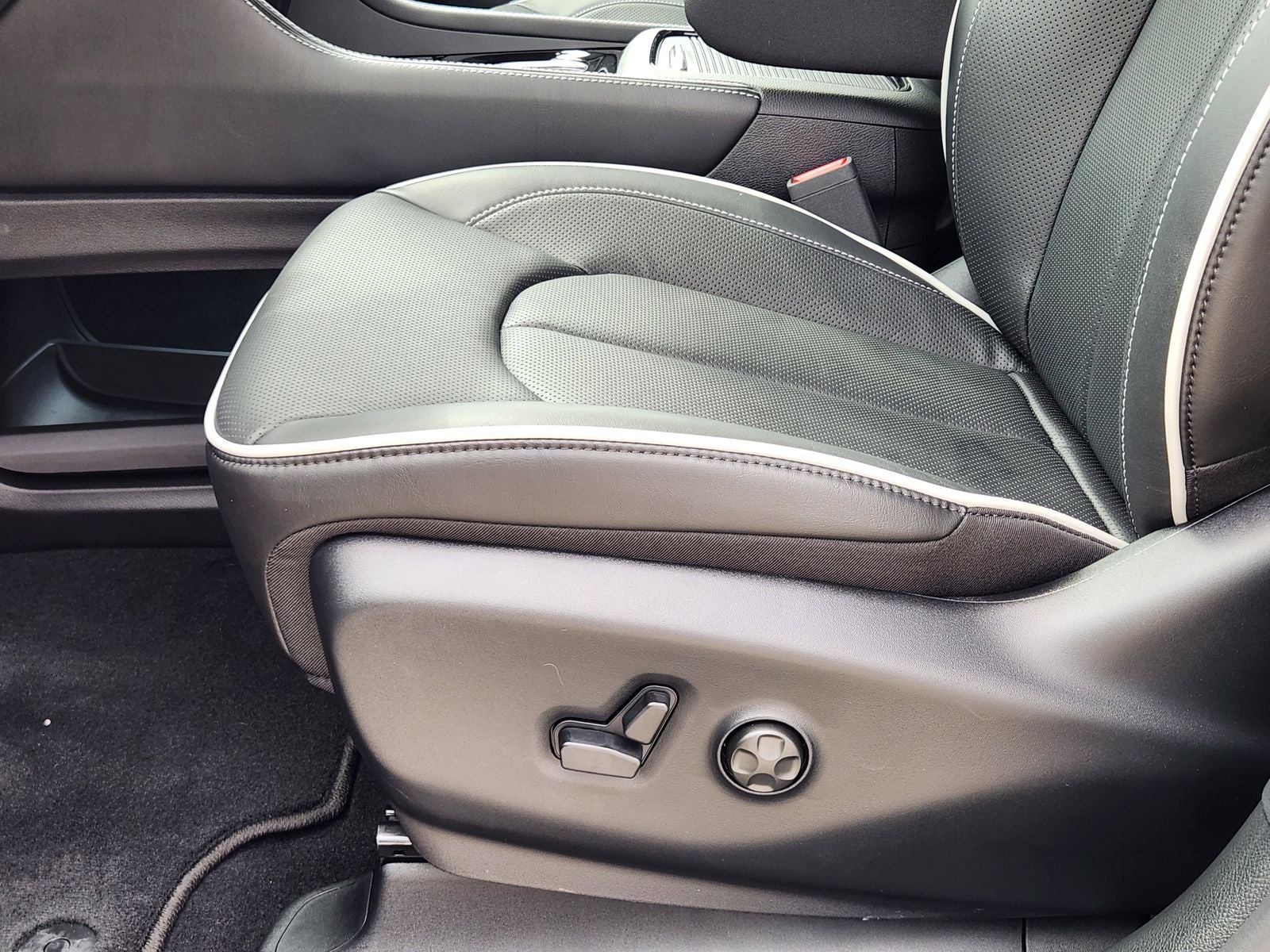 2027 Chrysler Pacifica PACIFICA LIMITED