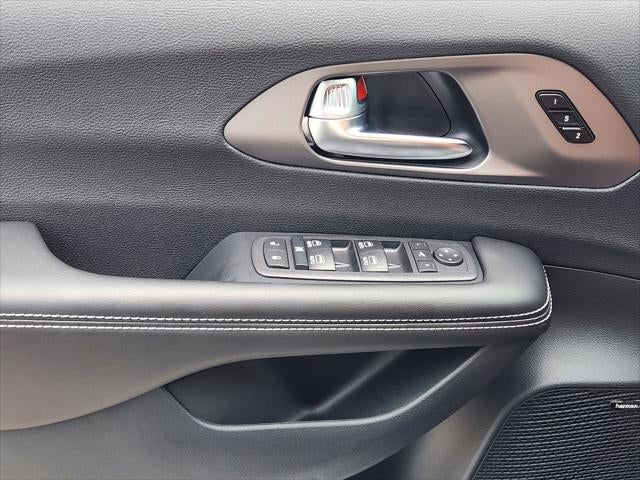 2027 Chrysler Pacifica PACIFICA LIMITED