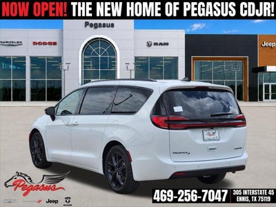2027 Chrysler Pacifica PACIFICA LIMITED