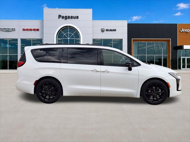 2027 Chrysler Pacifica PACIFICA LIMITED