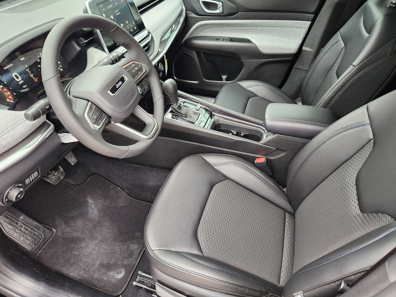 2026 Jeep Compass COMPASS LATITUDE 4X4