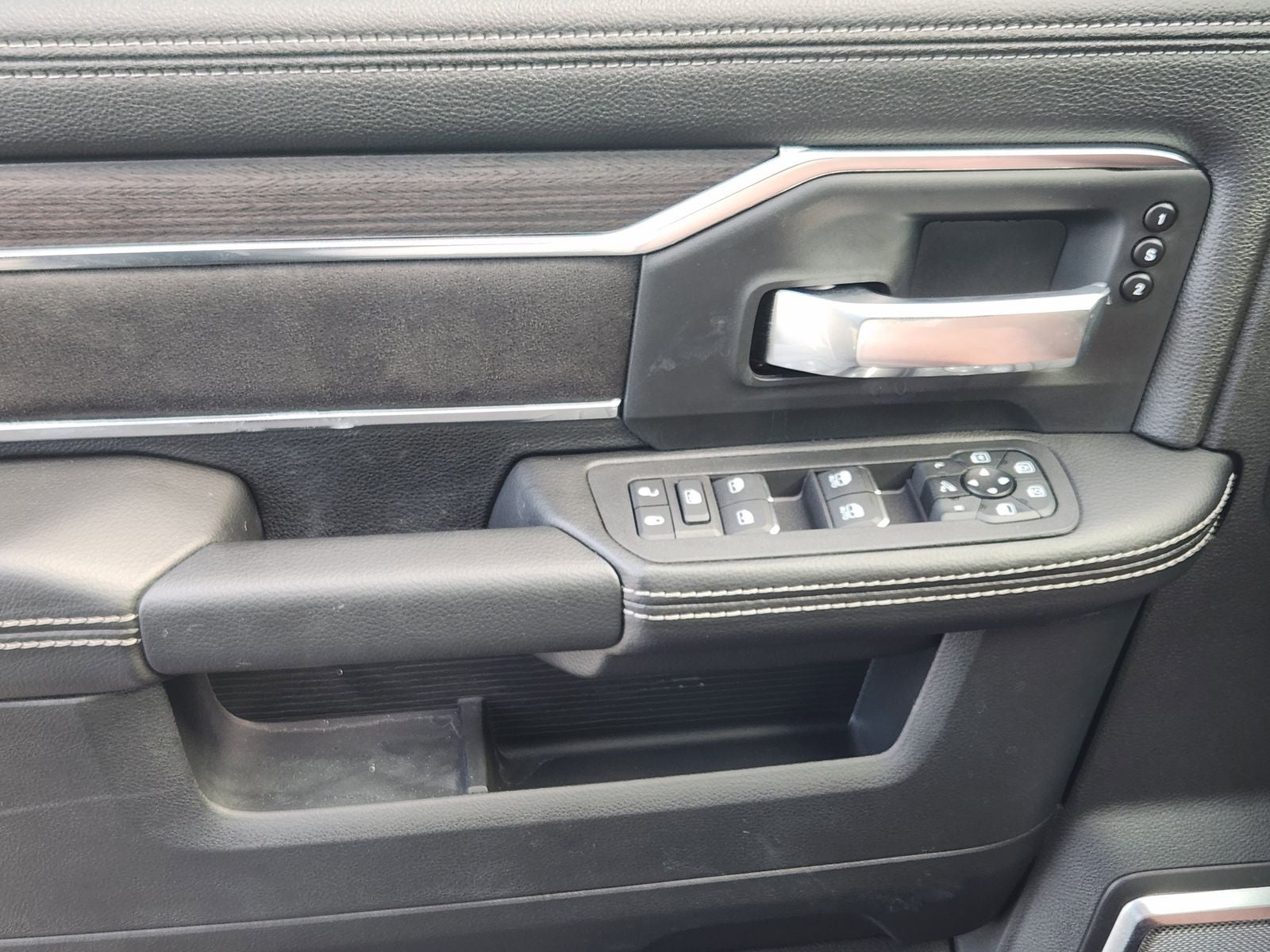 2025 RAM Ram 2500 RAM 2500 LARAMIE MEGA CAB 4X4 6'4' BOX