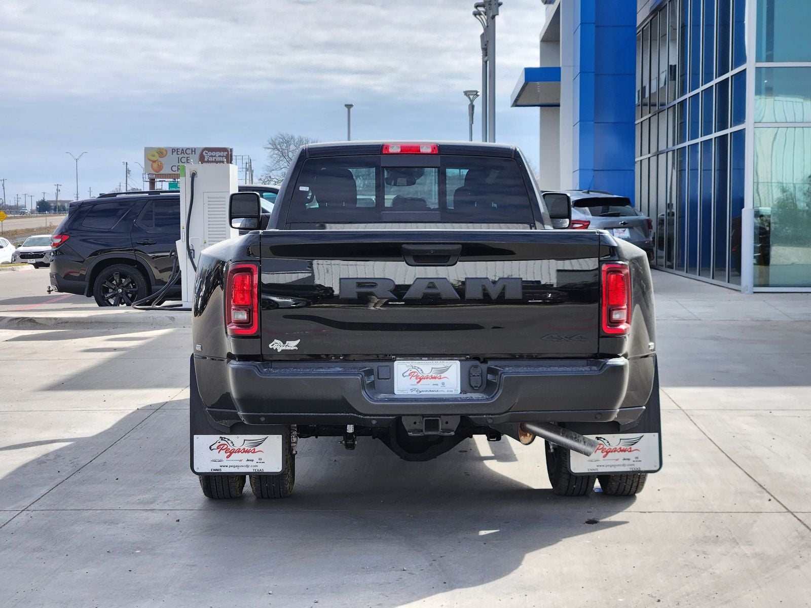 2026 RAM Ram 3500 RAM 3500 TRADESMAN CREW CAB 4X4 8' BOX
