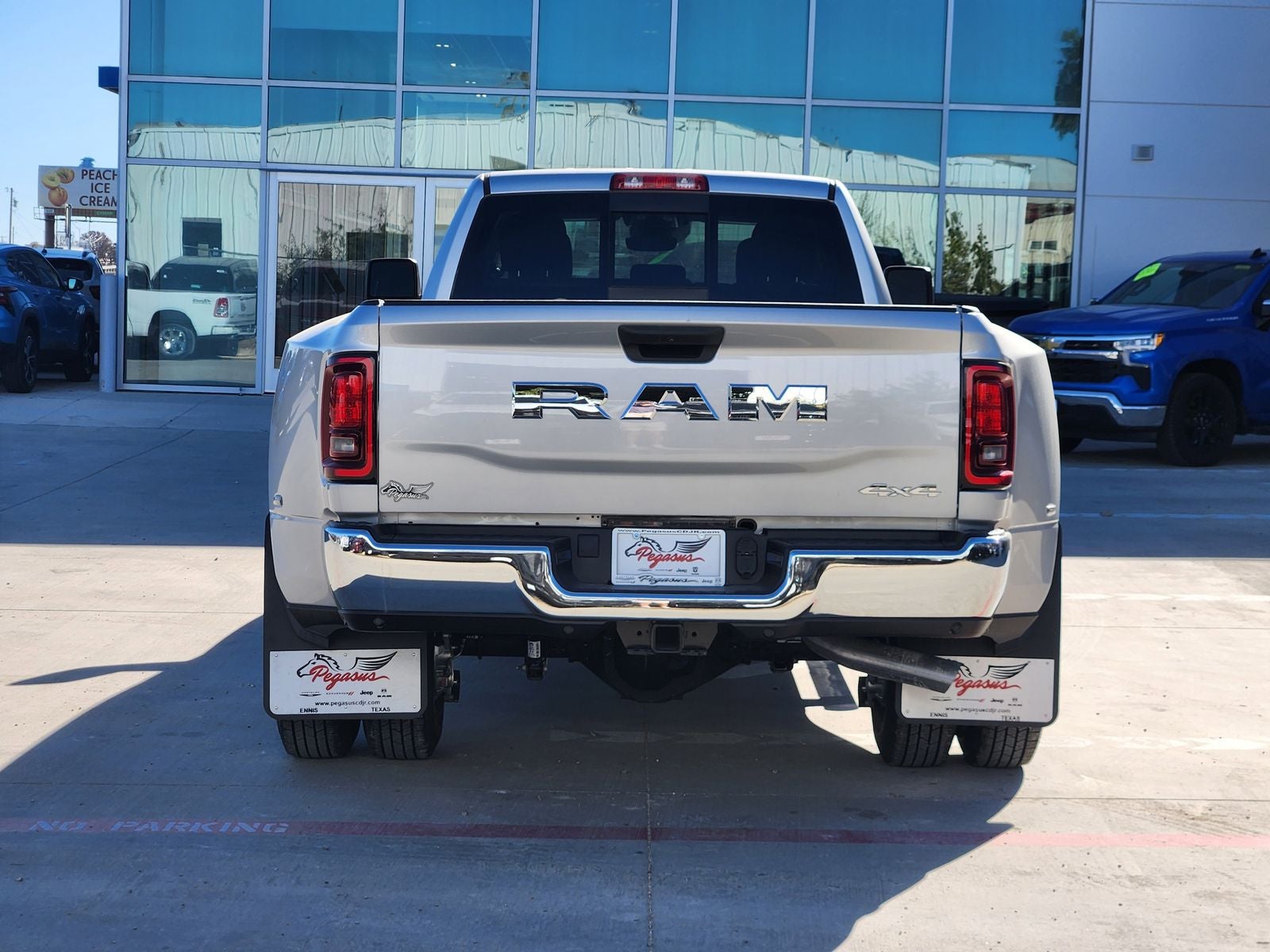 2026 RAM Ram 3500 RAM 3500 TRADESMAN CREW CAB 4X4 8' BOX