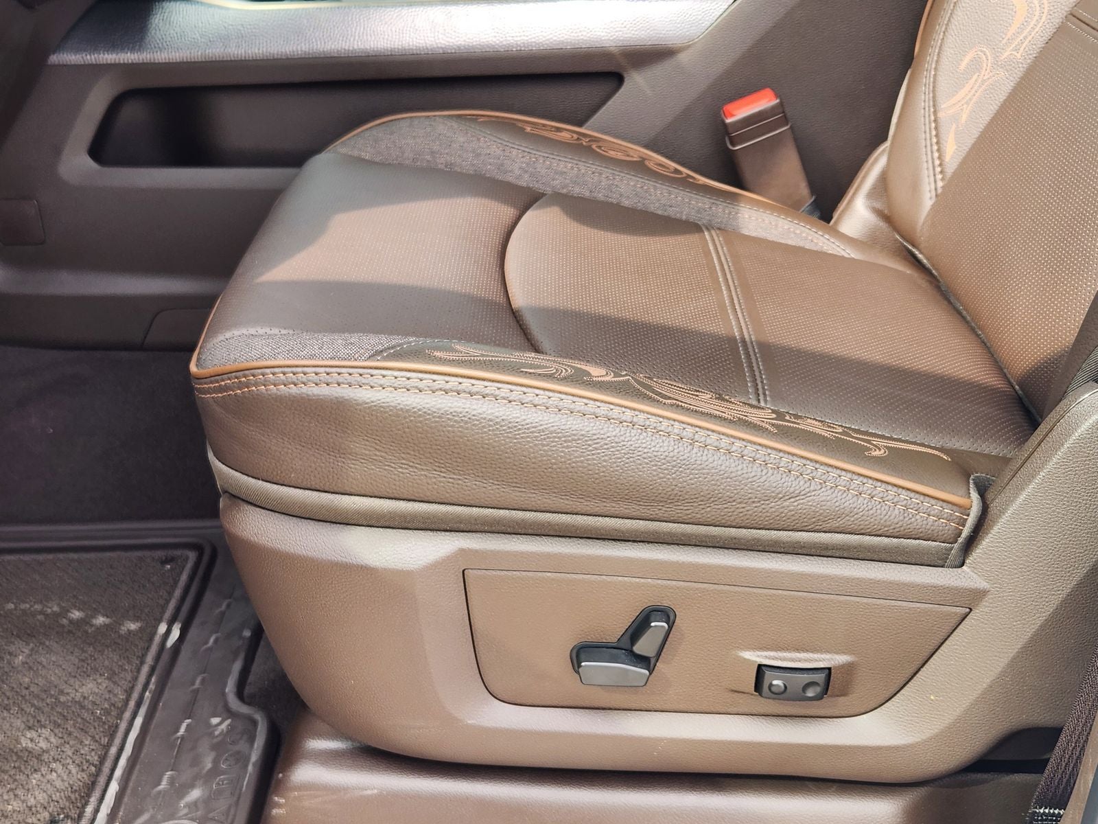 2026 RAM Ram 3500 RAM 3500 LIMITED LONGHORN CREW CAB 4X4 8' BOX