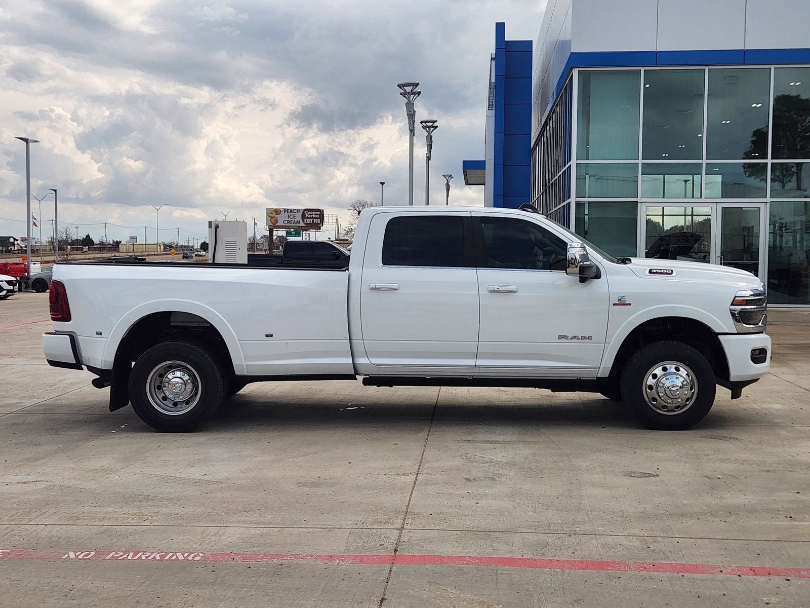 2026 RAM Ram 3500 RAM 3500 LIMITED LONGHORN CREW CAB 4X4 8' BOX