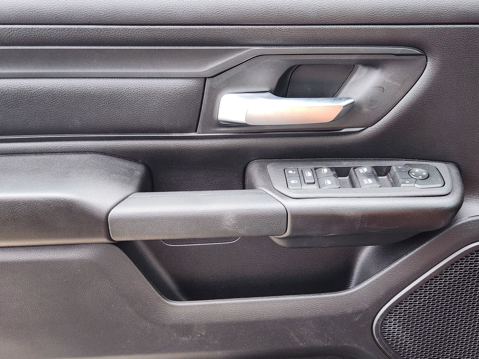 2025 RAM Ram 1500 RAM 1500 TRADESMAN CREW CAB 4X2 5'7' BOX