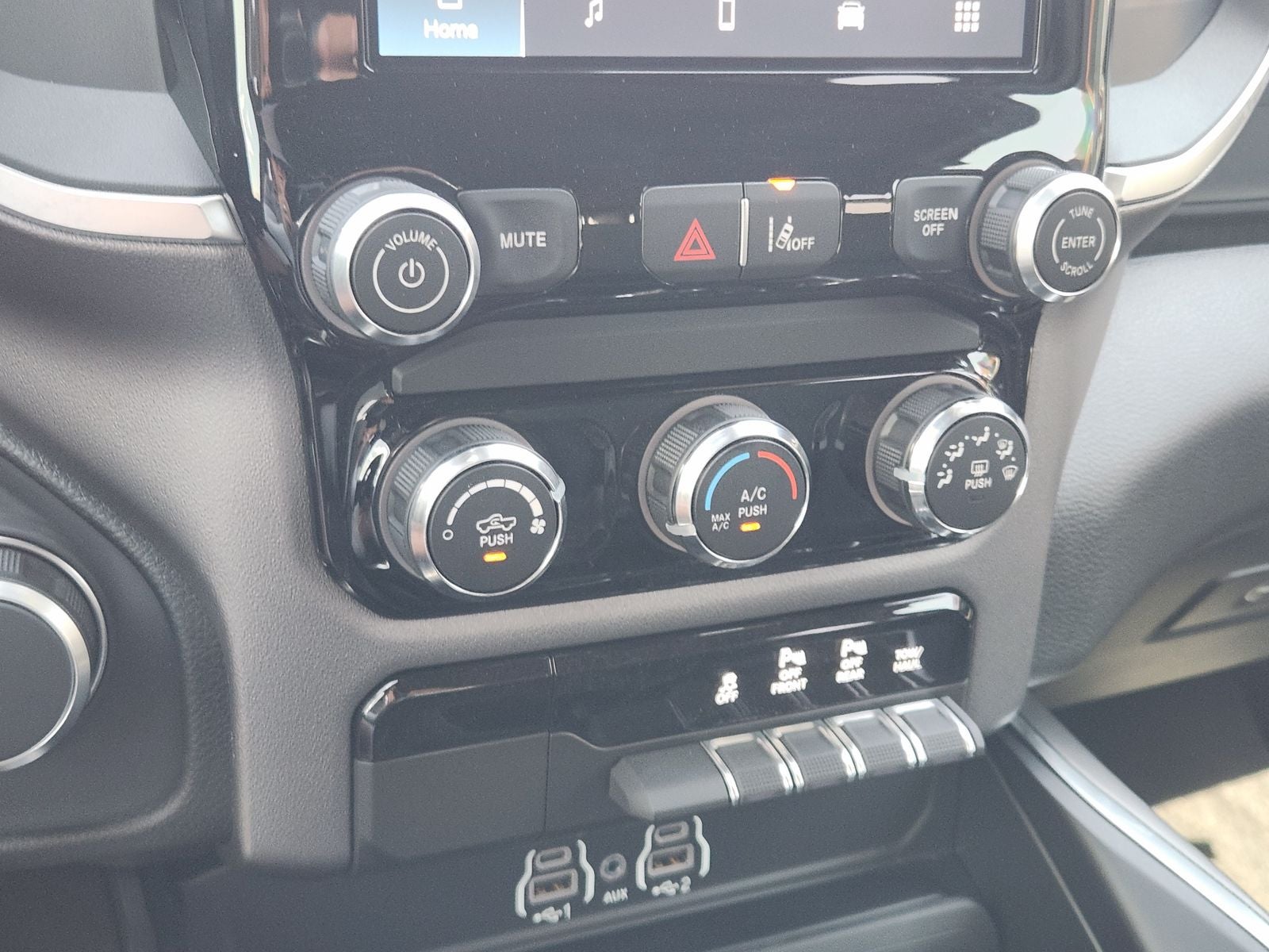 2026 RAM Ram 1500 RAM 1500 EXPRESS CREW CAB 4X4 5'7' BOX