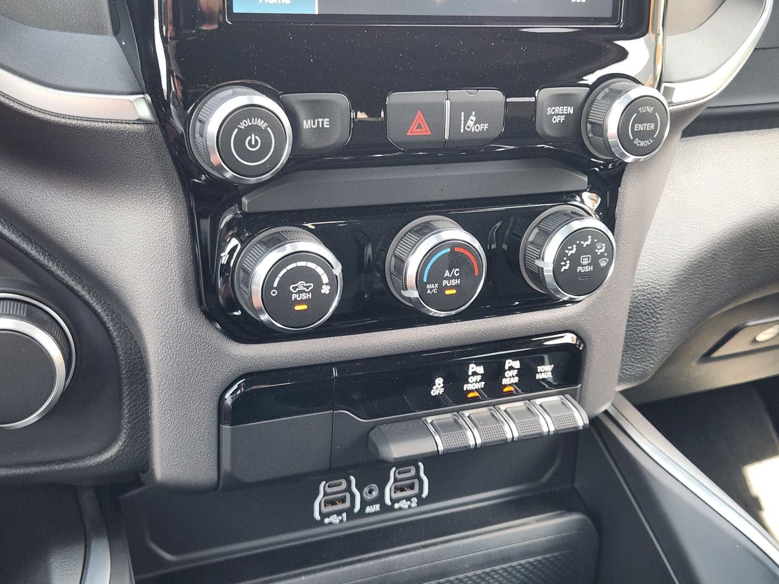 2026 RAM Ram 1500 RAM 1500 EXPRESS CREW CAB 4X4 5'7' BOX