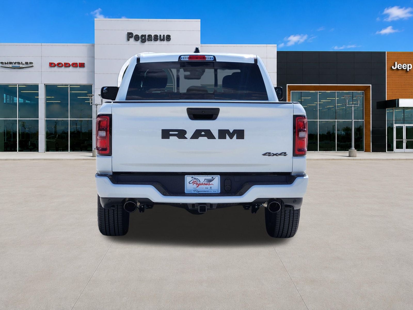 2026 RAM Ram 1500 RAM 1500 EXPRESS CREW CAB 4X4 5'7' BOX