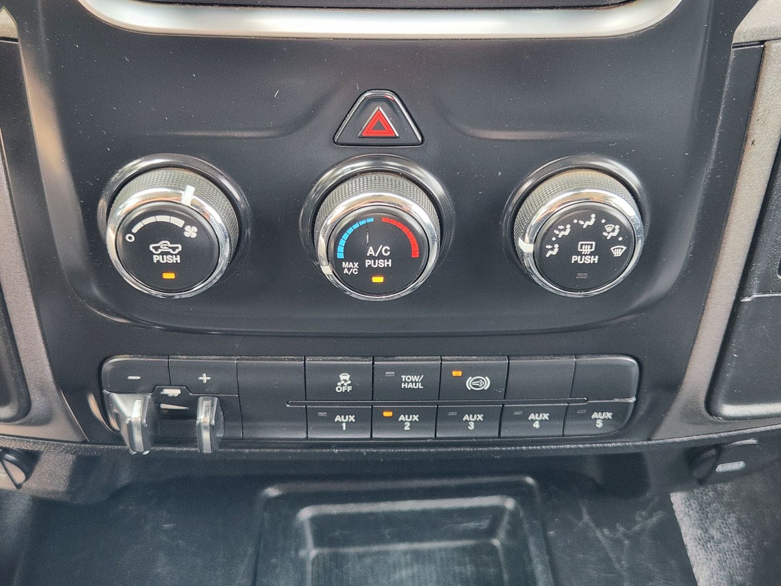 2018 RAM 3500 Chassis Tradesman/SLT/Laramie