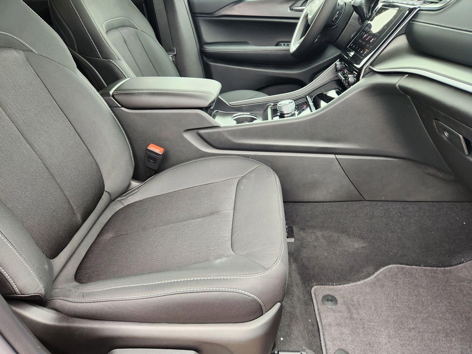 2025 Jeep Grand Cherokee GRAND CHEROKEE LAREDO X 4X2