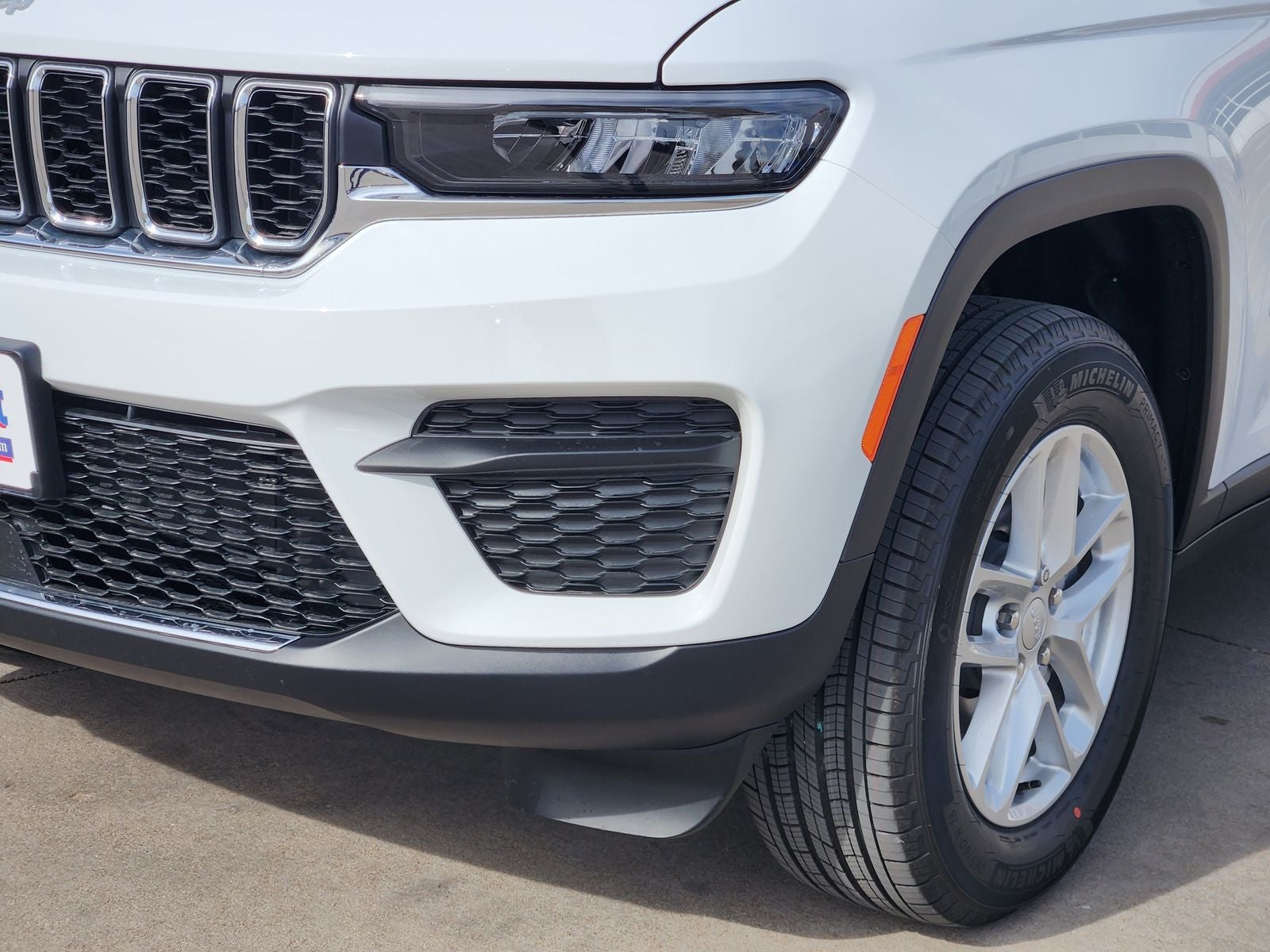 2025 Jeep Grand Cherokee GRAND CHEROKEE LAREDO 4X2